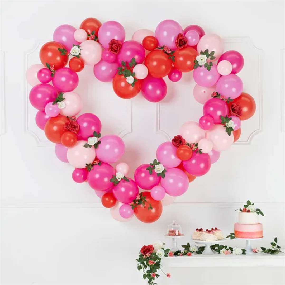 Girlanda balonowa Serce różowa PartyDeco 166 x 160 cm 80 szt