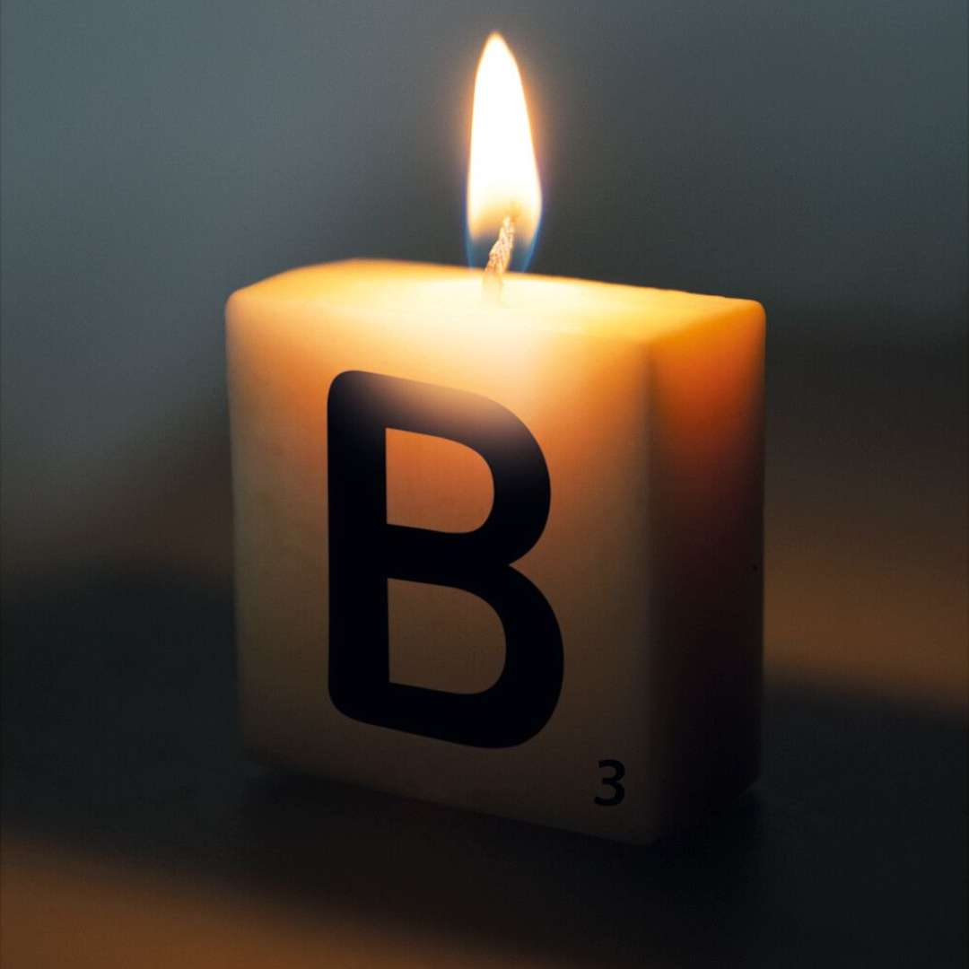_xx_Letter candle - B