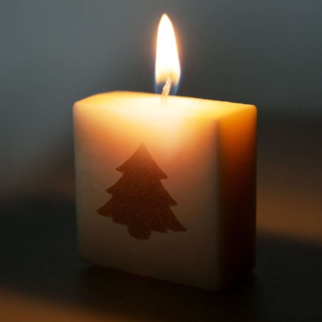 _xx_Letter candle - Christmas tree (gold)